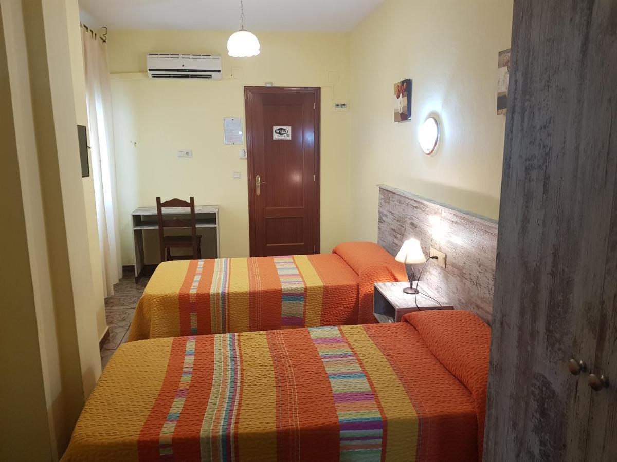 Hostal Virgen Del Rocio Ronda Exteriér fotografie