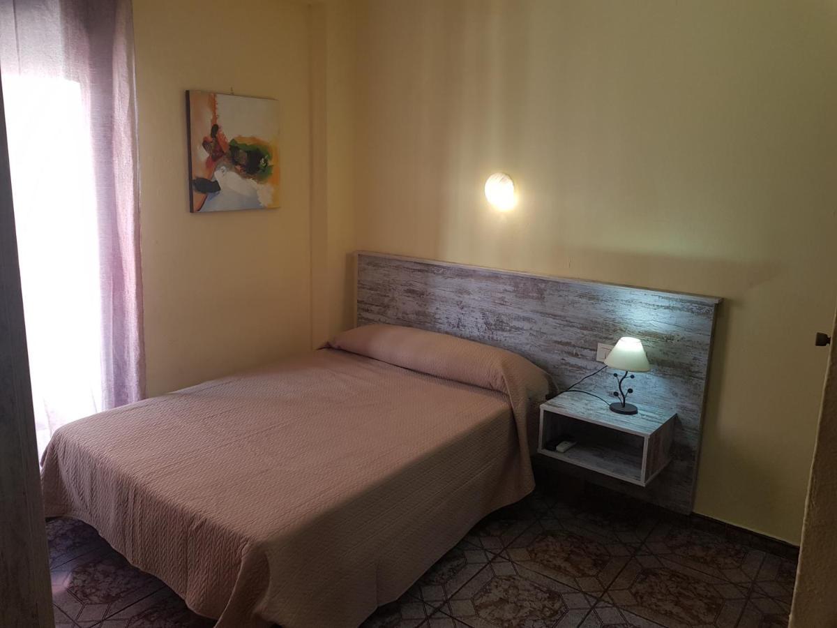 Hostal Virgen Del Rocio Ronda Exteriér fotografie